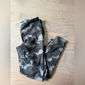 90 degrees Active Womens Camo Workout Yoga Leggings Size medium